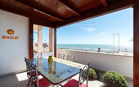 Ostia Attico Fronte Mare